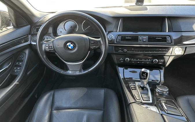 BMW Seria 5 cena 97000 przebieg: 139879, rok produkcji 2016 z Chojnice małe 232